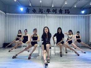 释放热情，舞动人生——华翎舞蹈南宁朝阳分校成年舞蹈培训火热招生中
